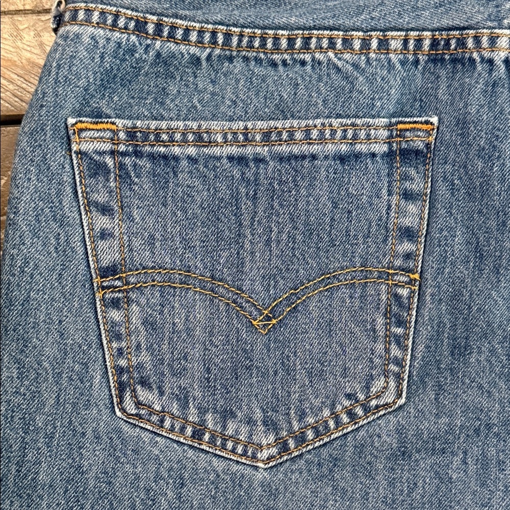 Levi's Men's 501 Original 100% Cotton Hemmed Jean Shorts W33 Medium Wash - Picture 5 of 11